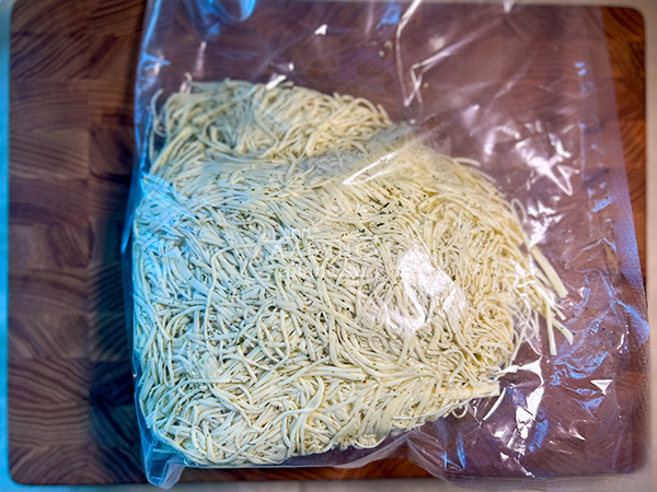 Сырный продукт ФЕРМЕРСКИЙ паутинка  укроп/чеснок в Дмитровграде