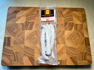 Чипсы: Колбаски сыровяленые Mini Fuet 