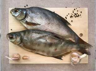 Сурские гренки Шашлык (100 гр): Лещ цимлянский вяленый